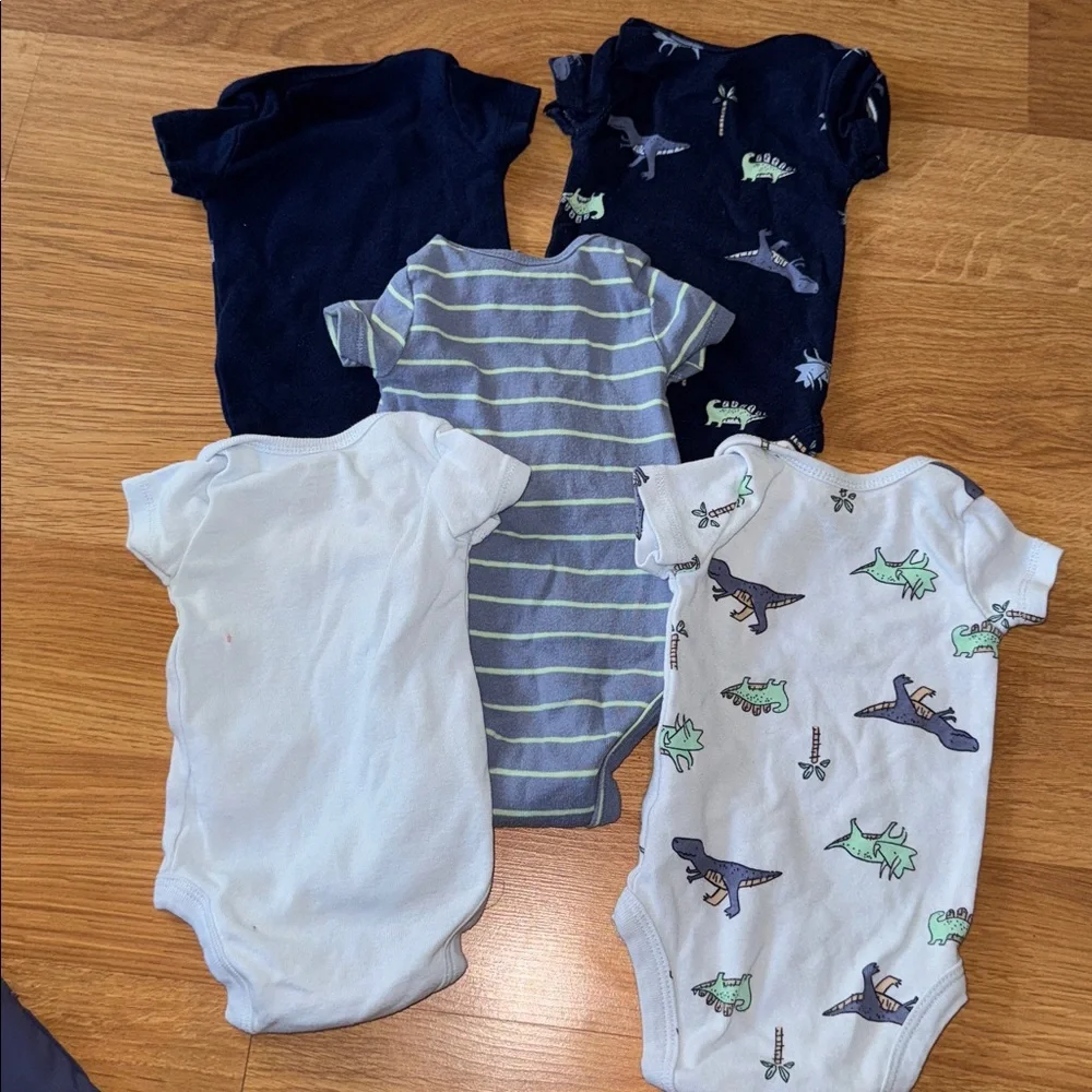 5 pack Carter's Dinosaurs Blue Baby outfits Newborn